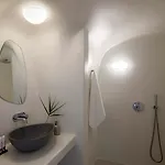 Elysian Santorini Hotel 3*