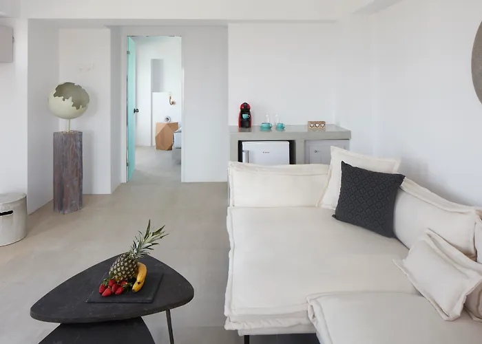 Elysian Santorini Hotel 3*