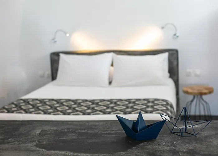 Elysian Santorini Hotel 3*