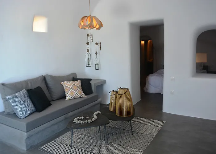 Elysian Santorini Hotel 3*