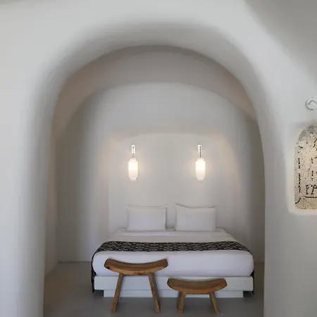 Elysian Santorini Hotel 3*