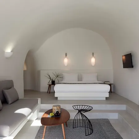 Elysian Santorini Hotel 3*