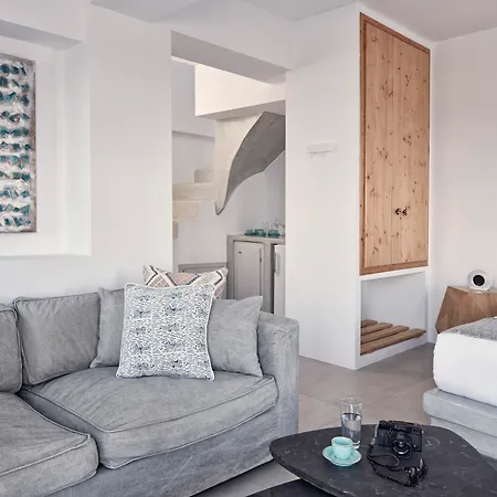 Elysian Santorini 3* Oia