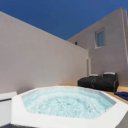 Elysian Santorini Hotell 3*