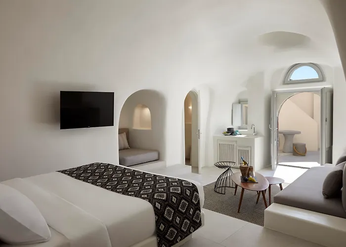 Elysian Santorini Hotel Oia