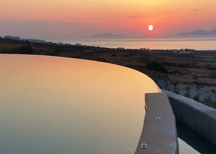 Elysian Santorini Hotel