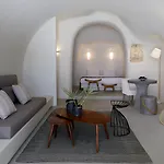 Elysian Santorini 3* Oia