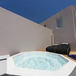 Elysian Santorini Hotel 3*
