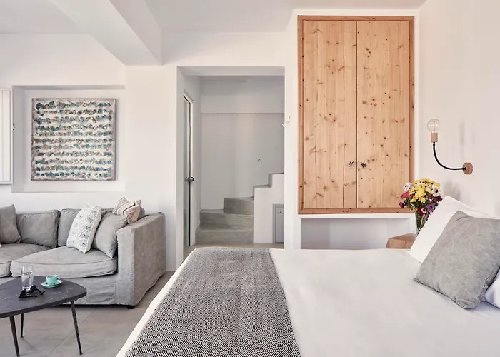 Elysian Santorini Hotel 3*