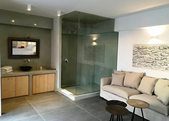 Elysian Santorini Oia