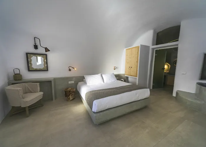 Elysian Santorini Hotel