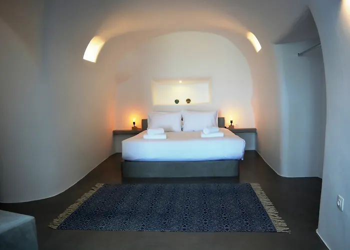 Hotel Elysian Santorini 3*